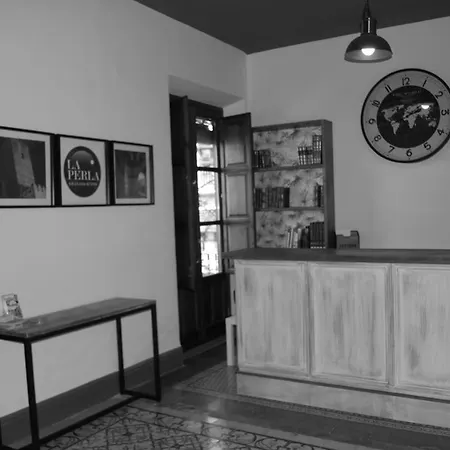 La Perla Guest house 2*